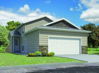 3377 Maple Leaf Loop S, Fargo, ND 58104