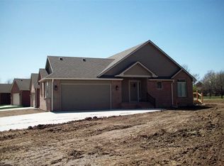 105 Kingsway, Hesston, KS 67062