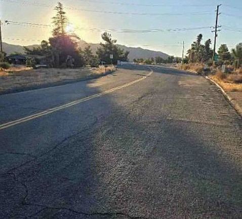 Exterior Neighborhood (street photo)