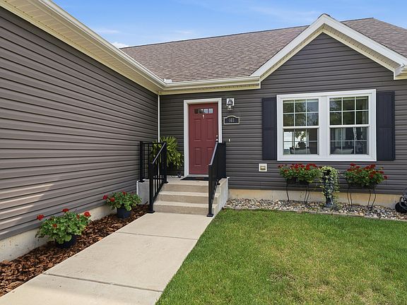 2nd image of 403 Tulip Dr