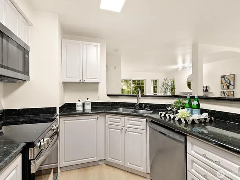 18501 SE Newport Way #H237 — Photo 12