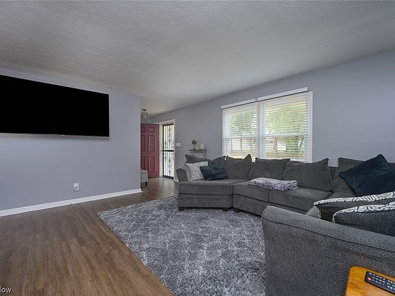 5th image of 120-122 Woodland Dr