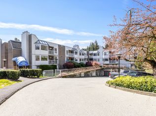 9584 Manchester Dr #313, Burnaby, BC V3N 4R1
