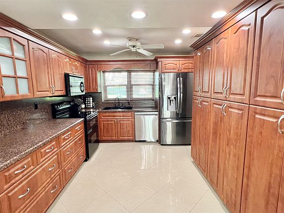 5th image of 7321 NW 38th Court