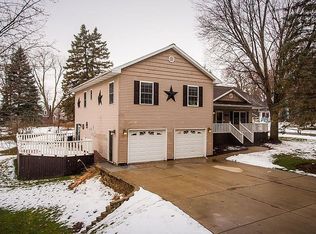 113 N Market St, Dewitt, MI 48820