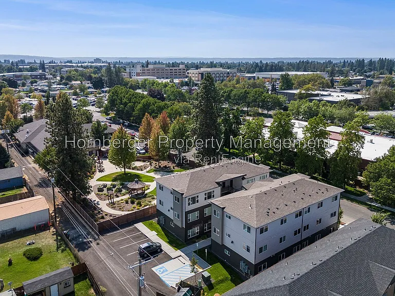 Astor Community — Photo 29