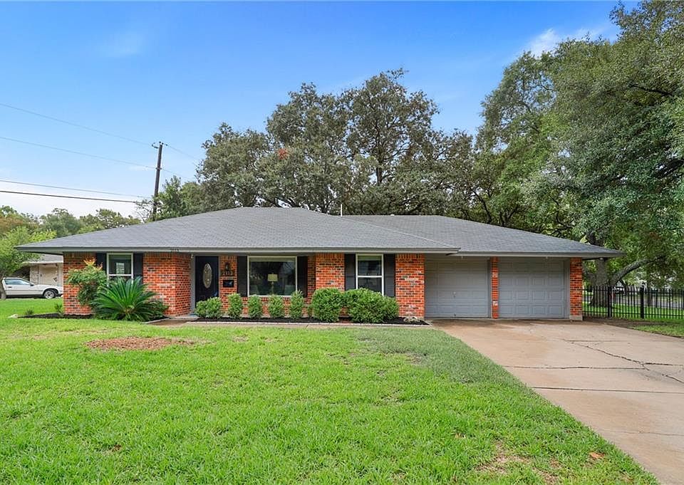 1st image of 2113 Teakwood Dr