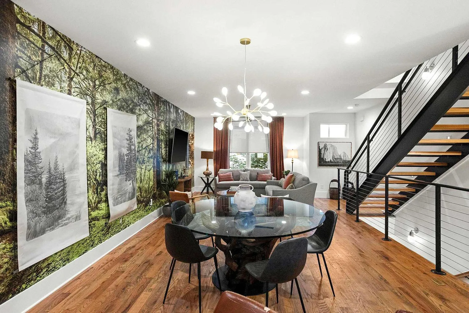 4 bed, 4.0 bath, 2992 sqft, $4,688 — Photo 2
