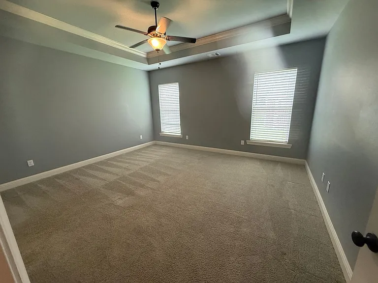 908 Lakehaven Dr — Photo 10
