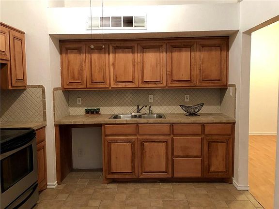 3rd image of 4245 Pepperbush Dr