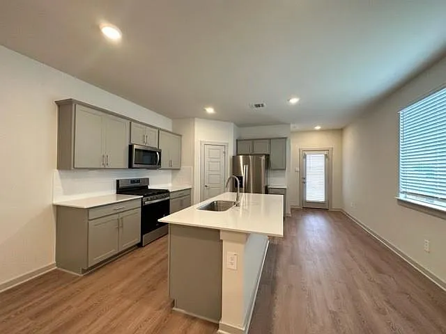 1316 Plymouth Rd — Photo 9