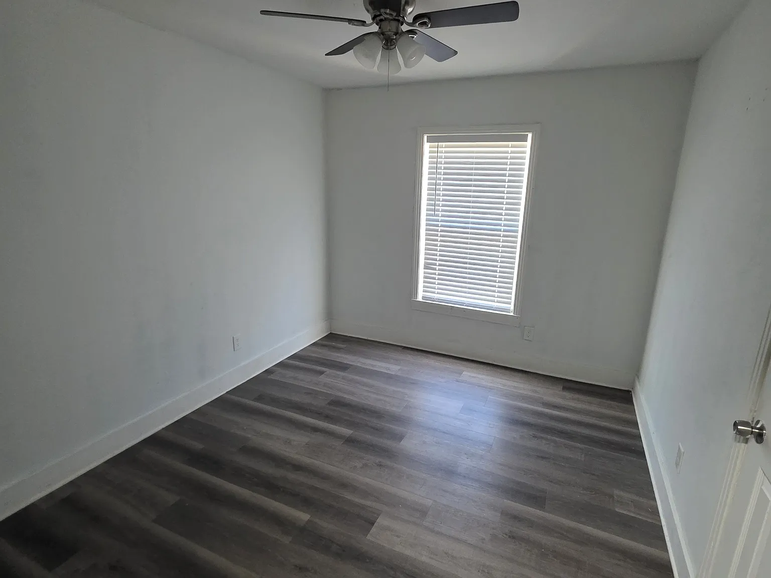 2 bed, 905 sqft, $1,350 — Photo 2