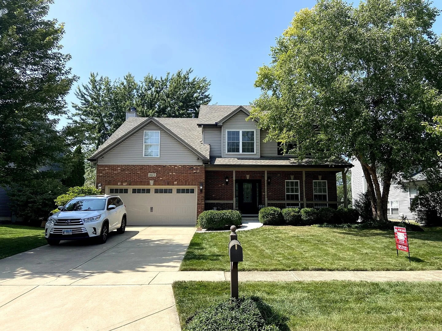 1615 Brighton Ln photo 1