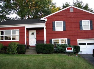 342 Magnolia Rd, Hellertown, PA 18055