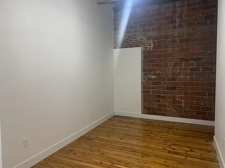 240 1st St NE #4 — Photo 17