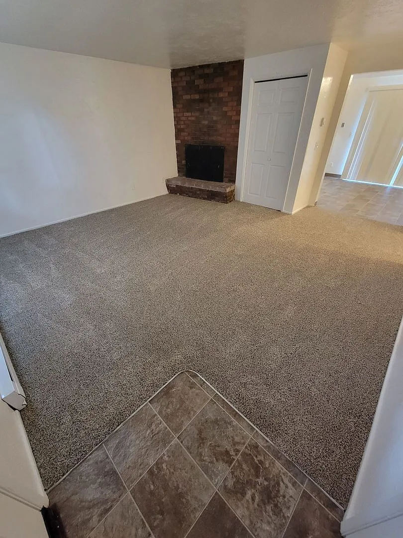2 bed, 1.0 bath, 868 sqft, $1,195 — Photo 4