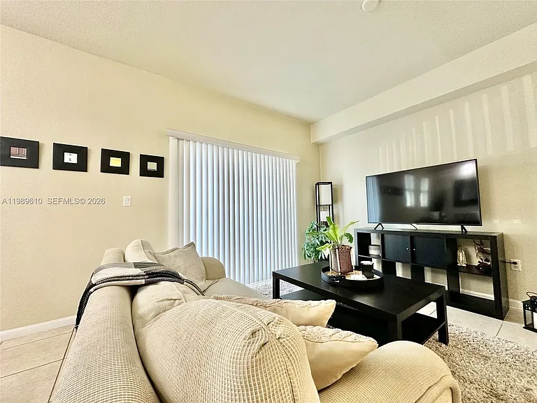11403 NW 89th St #219 — Photo 8
