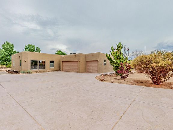 2nd image of 106 Thanes Way