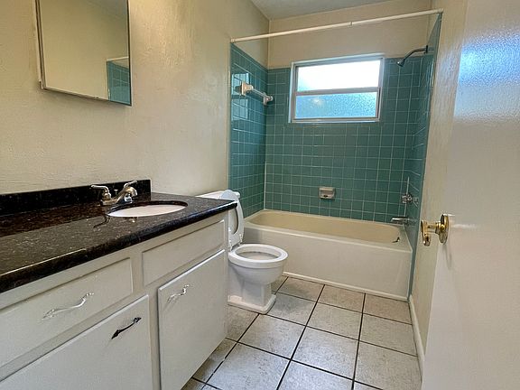 3rd image of 4128 NW 19th Ter