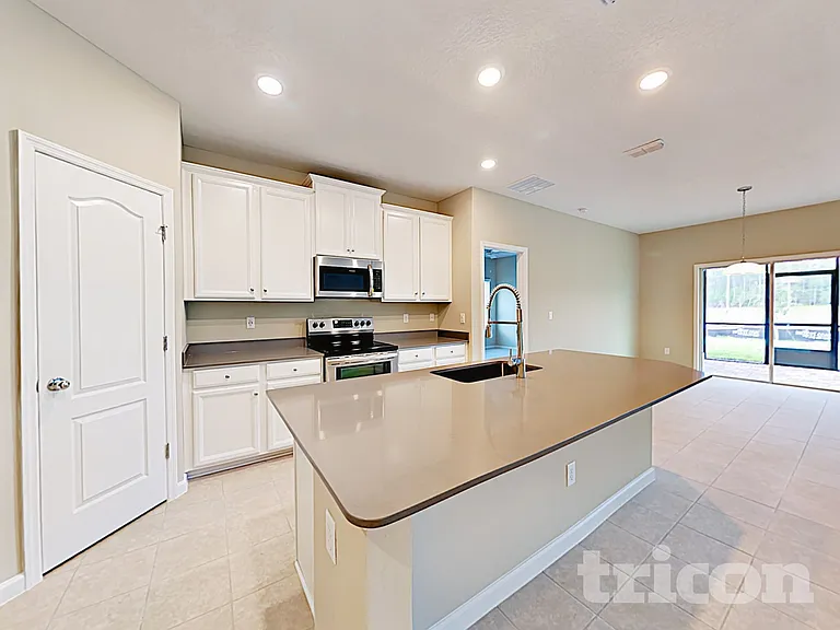 10226 Pavnes Creek Dr — Photo 16