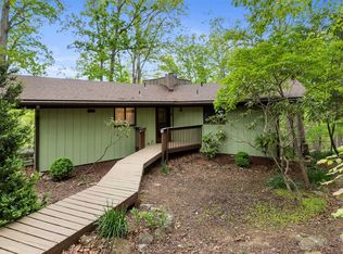 587 High Meadow Dr, Blacksburg, VA 24060