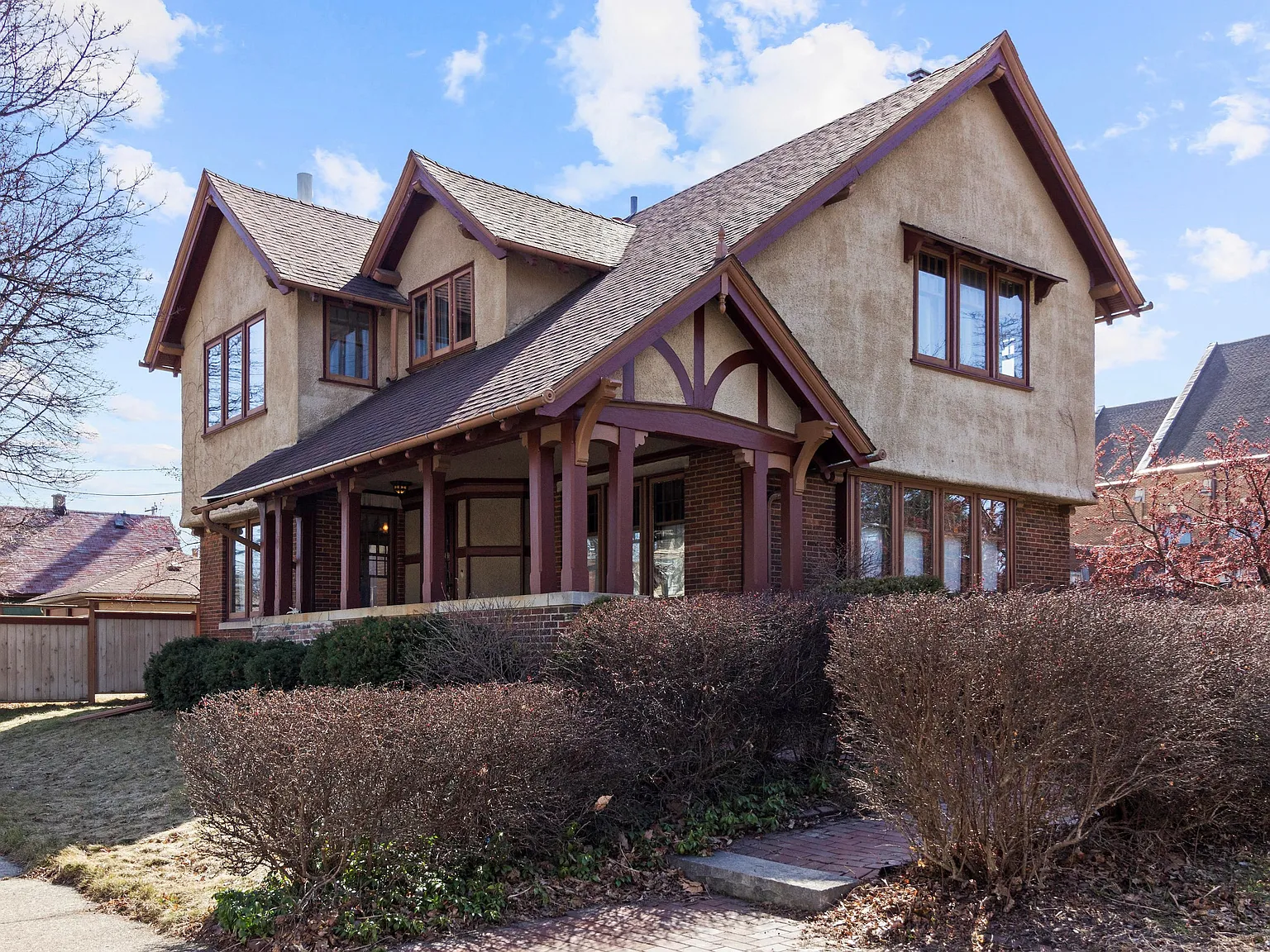 4 bed, 2.5 bath, 2500 sqft, $2,900 — Photo 1