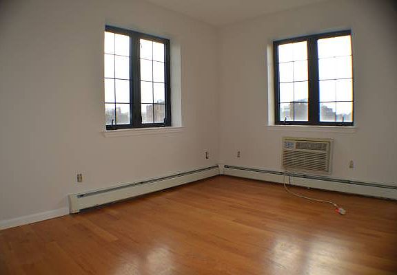 5th image of 2214 Astoria Blvd APT 3C