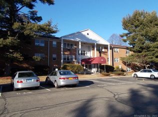 1080 New Haven Ave APT 83, Milford, CT 06460