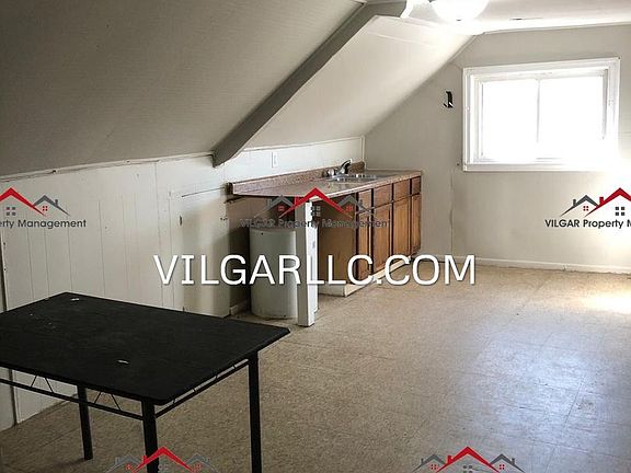 3rd image of 3922 Alder St APT 3