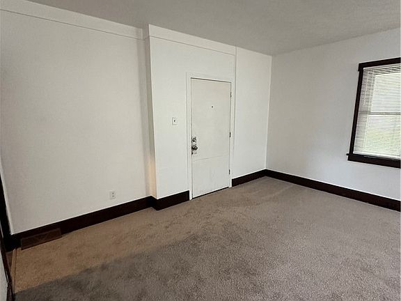 5th image of 1319 Beechview Ave