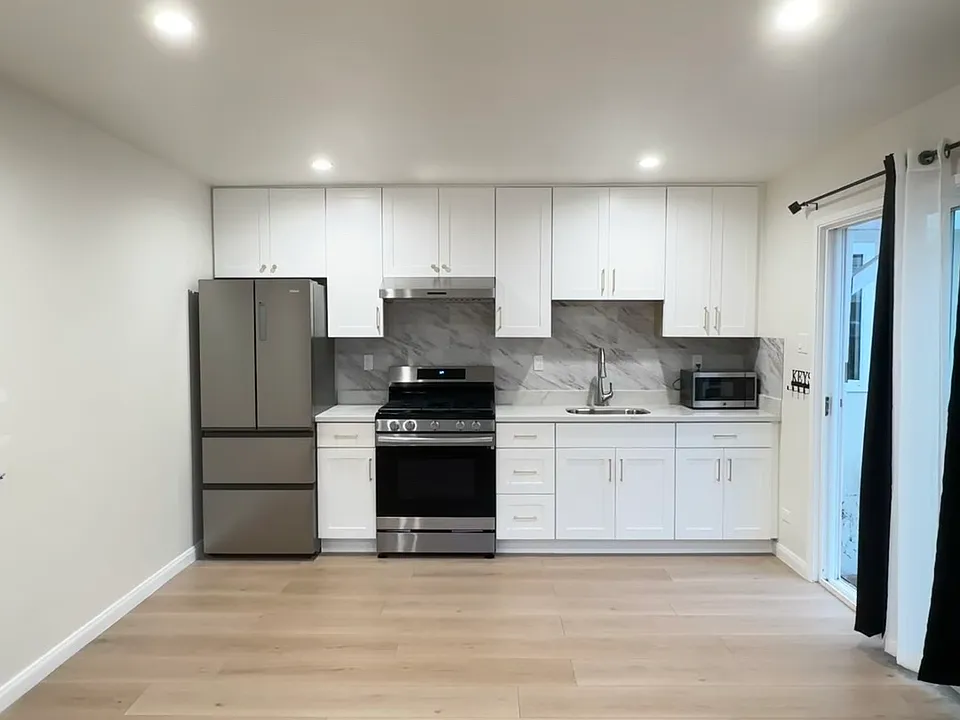 Granada Dr