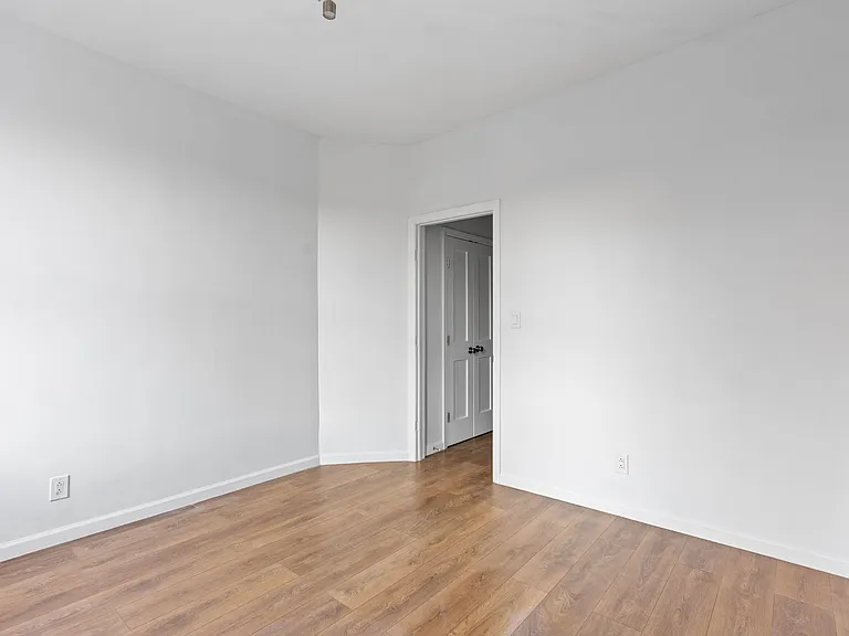 746 9th Ave #3C — Photo 4