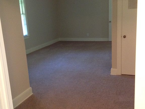3rd image of 742 Hillman Ct