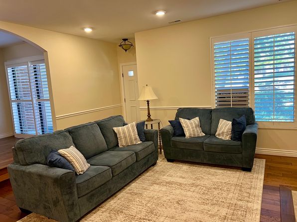 3263 Shadowbrook Cir