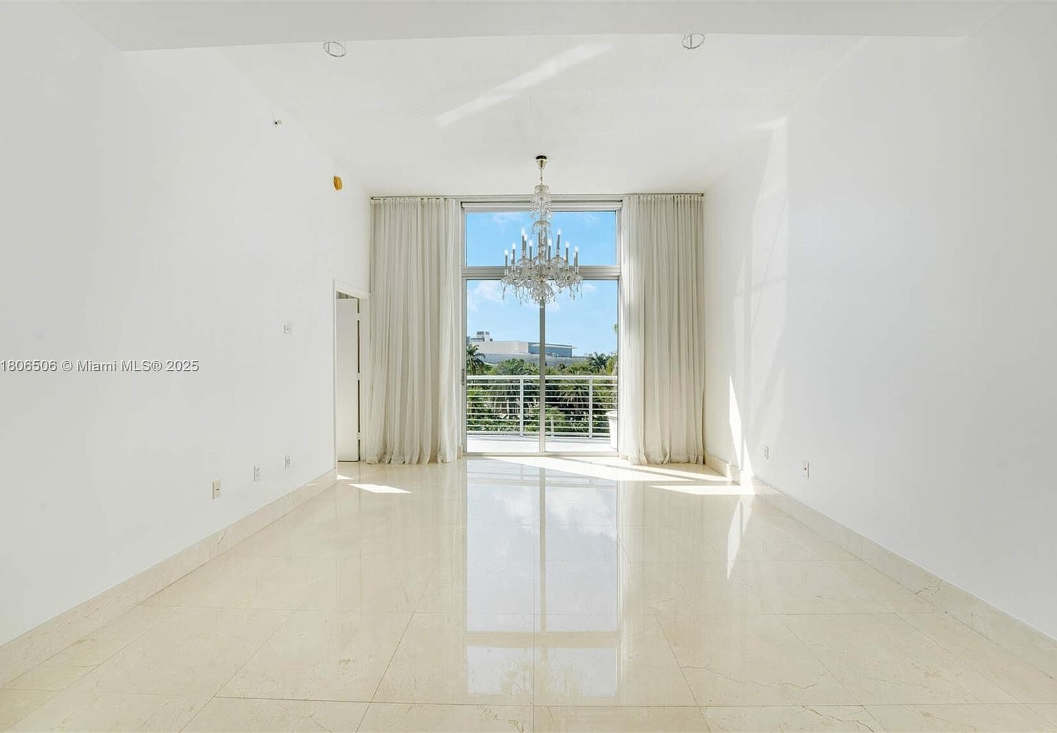 2001 Meridian Ave APT 516