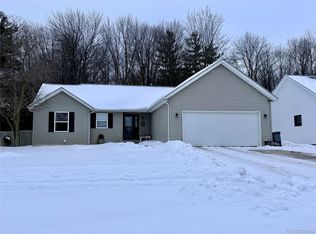 695 Bunce Ave, Marysville, MI