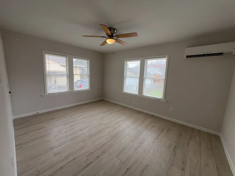 1008 Studewood St — Photo 11