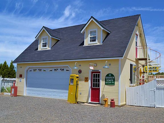 2nd image of 986 Farrier Ct