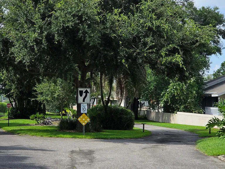 266 Orienta Point — Photo 3