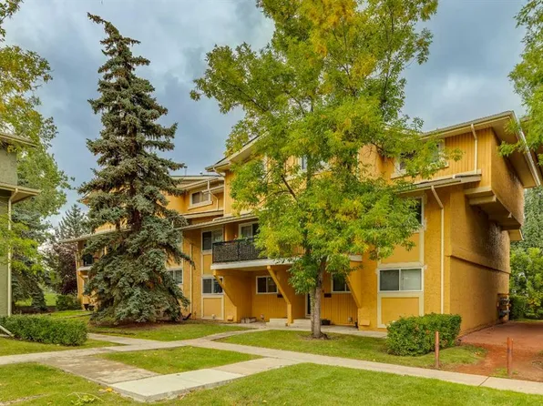 2200 W Woodview Dr SW #103, Calgary, AB T2W 3N6