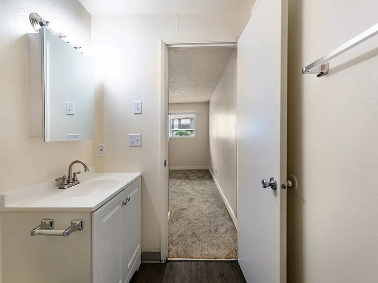 Scottsdale Park Apartments — Photo 15