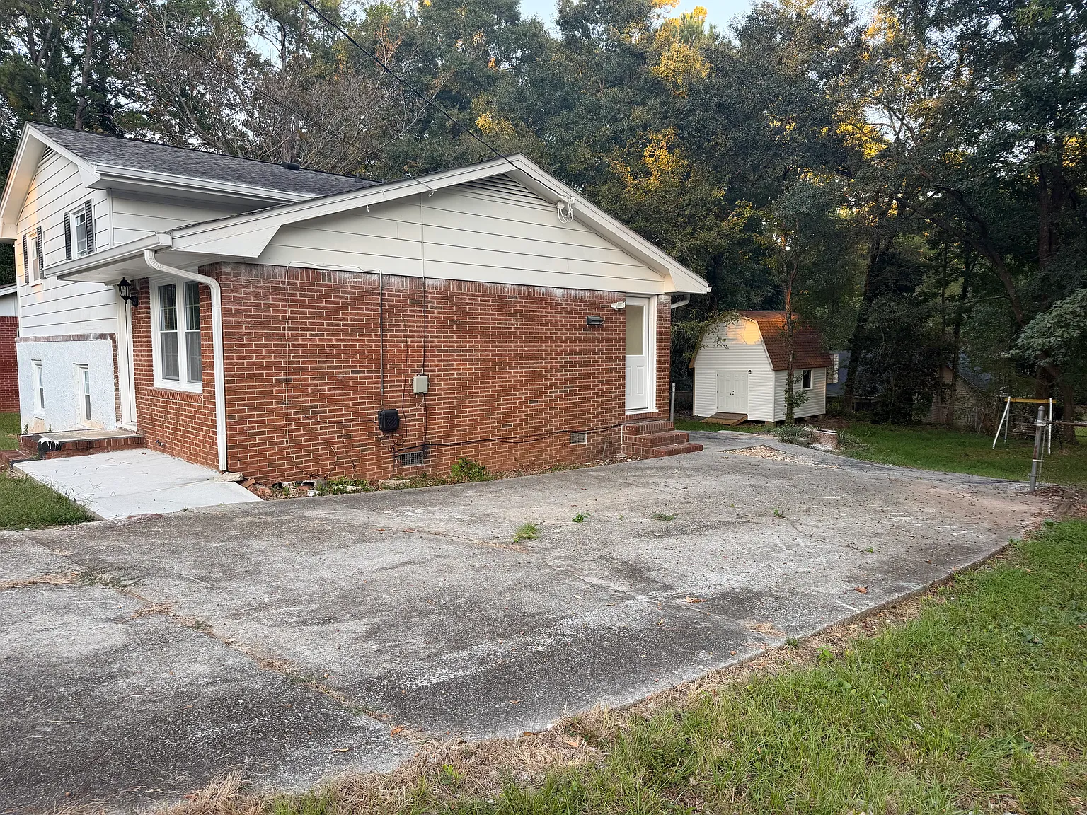 4 bed, 2.5 bath, 1553 sqft, $1,650 — Photo 2
