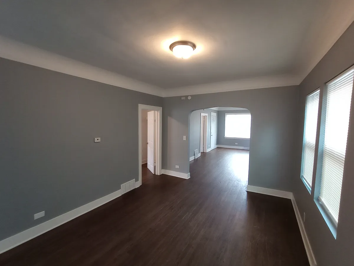 Building Photo - 230 W 106th Pl