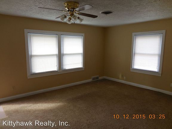3rd image of 220 Valentine Dr