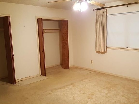 3rd image of 1903 Weymouth Ct