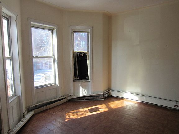 Additional Living Room