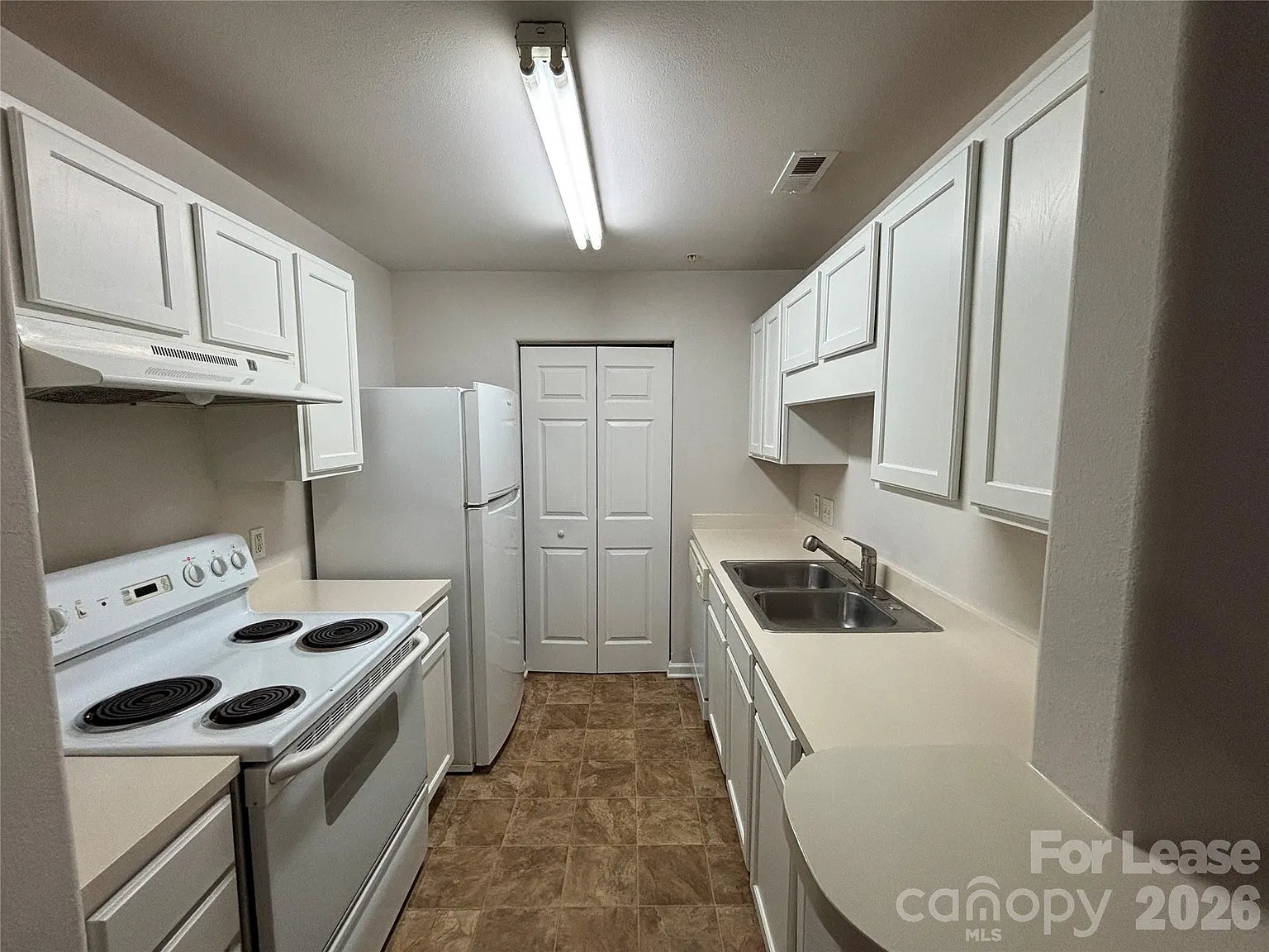 3 bed, 2.0 bath, 1191 sqft, $1,600 — Photo 2