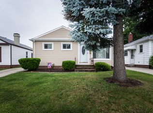 3215 Center Dr, Parma, OH