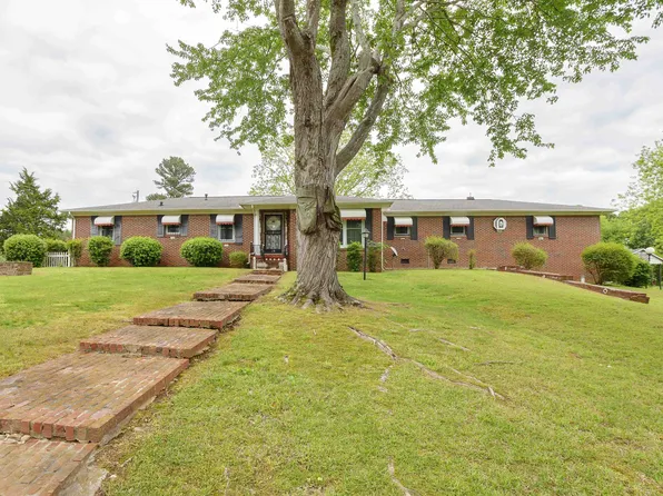 470 Brotherton St, Cherokee, AL 35616