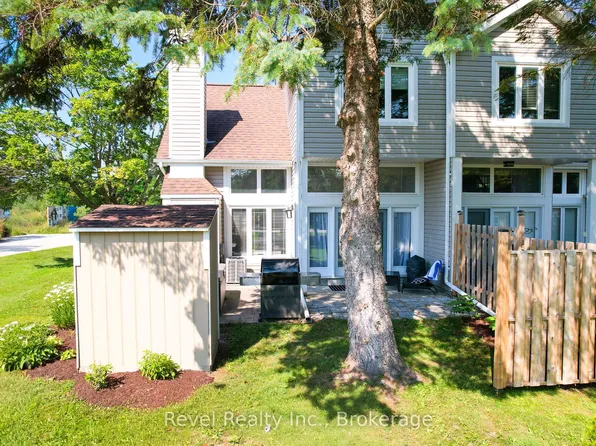 173 Vacation Inn Dr, Collingwood, ON L9Y 5G4